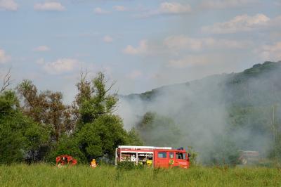 Brand eines landwirtschaftlichen Unterstands, mehrere Feuerwehren im Einsatz in Reichenbach